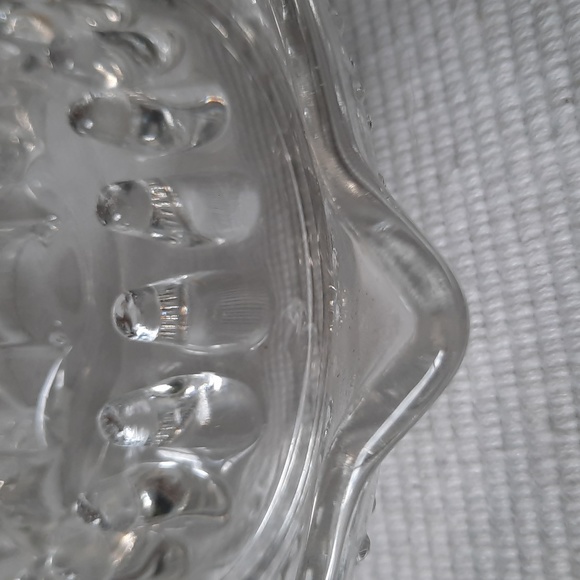 Vintage Pressed Glass Citrus Juicer with handle and spout - Picture 5 of 6